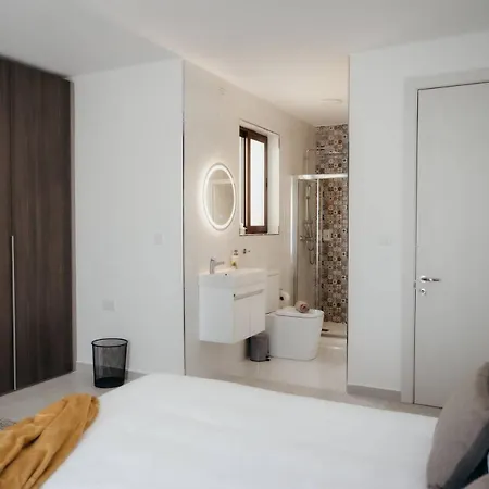 Hal Wardija Penthouse B7 Pools And Gardens * Qala